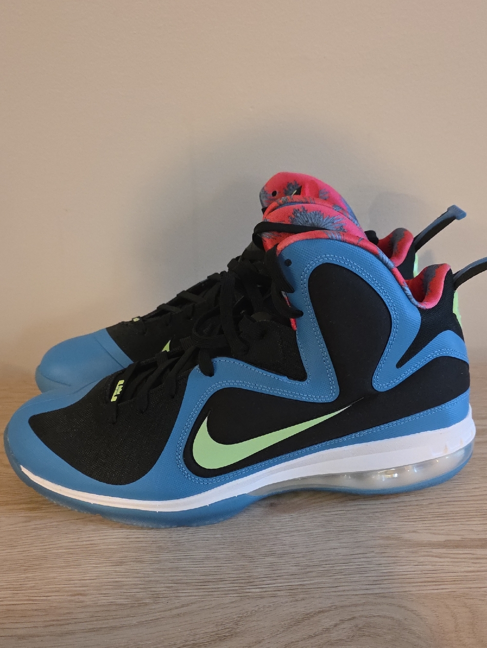 Nike LeBron 9 South Coast Mens size 12